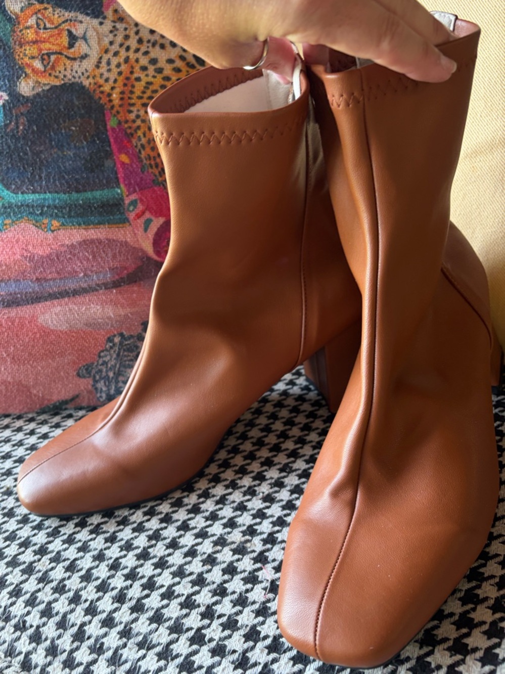 Classic Women's Tan Leather Ankle Boots Size 8 NWOT